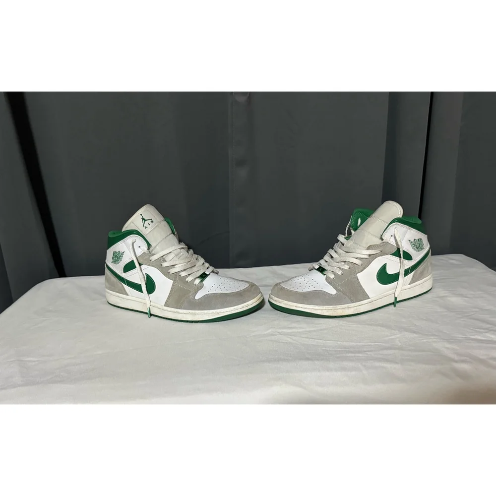 Jordan 1 Mid SE Grey Green